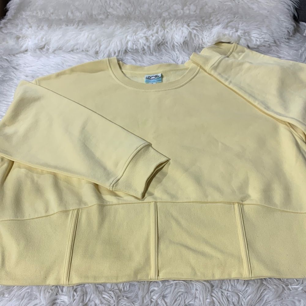 FUTURE Collective crop sweatshirt with boning NWOT pale yellow women’s size 3X